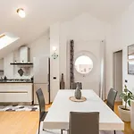 Romantic Navigli Attic Free Garage 255 X 520 Cm Apartmán *