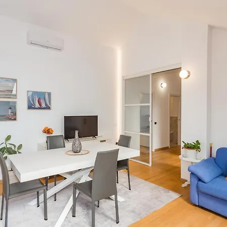 Romantic Navigli Attic Free Garage 255 X 520 Cm