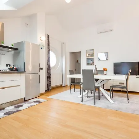 Romantic Navigli Attic Free Garage 255 X 520 Cm Apartment *