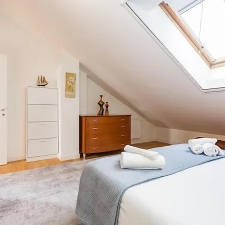 Romantic Navigli Attic Free Garage 255 X 520 Cm Mailand