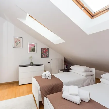 Apartment Romantic Navigli Attic Free Garage 255 X 520 Cm