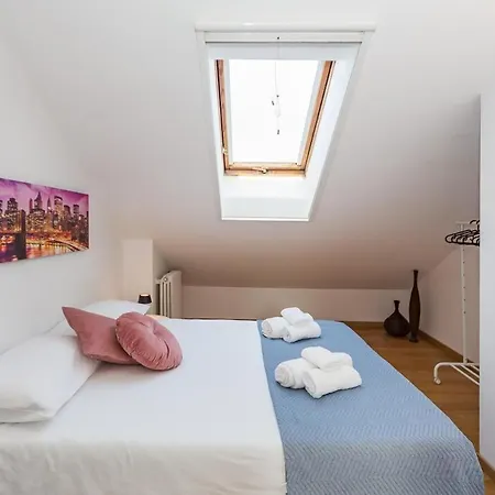 Romantic Navigli Attic Free Garage 255 X 520 Cm Mailand