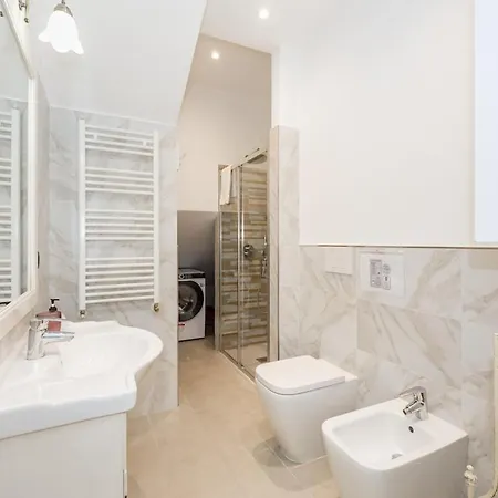 Apartment Romantic Navigli Attic Free Garage 255 X 520 Cm Mailand